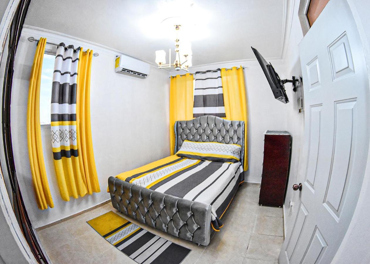 Apartamento En La Carreras Proximo Al Monumento Santiago De Los Caballeros Exterior photo